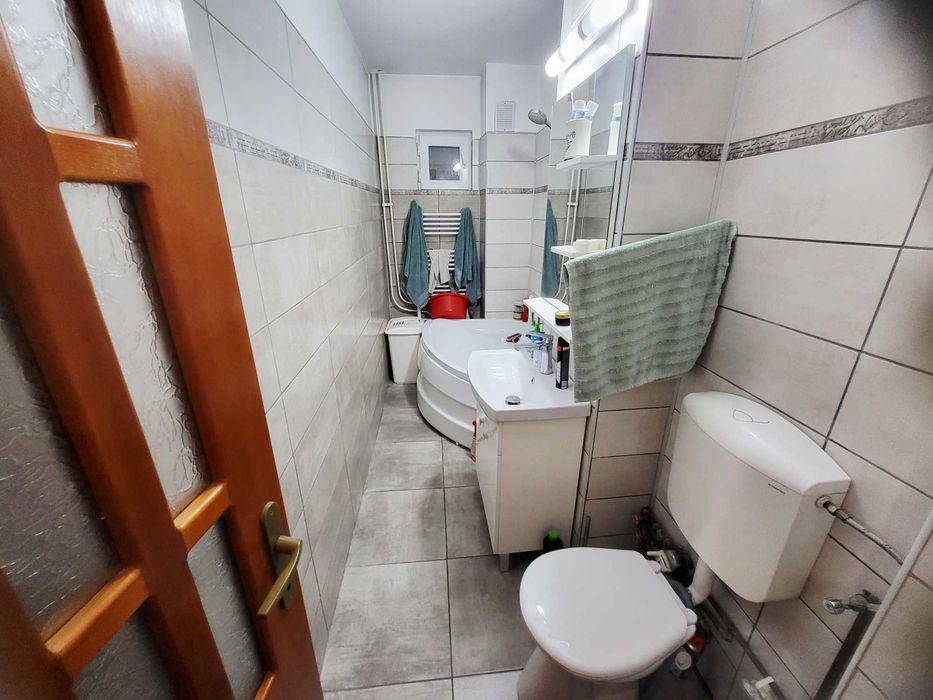 ***PROPRIETAR*Apart. 2 camere*Decomandat*60 Mp*Et. 5 / 10*Constr. 1985*Sud*Bdl. Bucuresti***