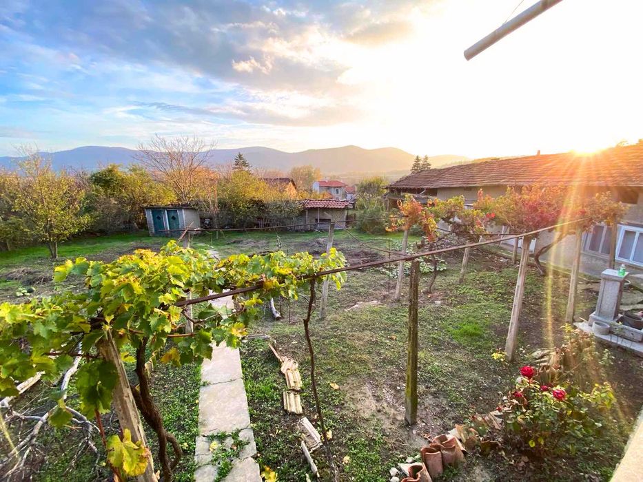 Продава се Къща в с. Янково, Област Шумен - 209 кв.м за 73 €/кв.м - Снимка #6