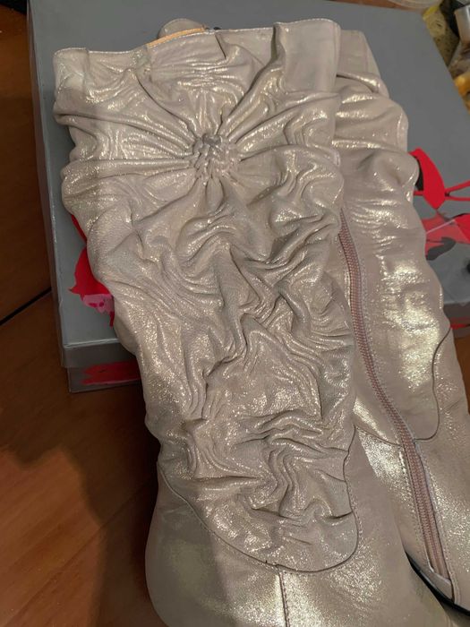 Нарядные праздничные сапоги