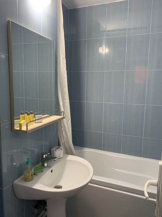 Apartament 2 camere de inchiriat, piata Flora , manastur , decomandat , etaj 2