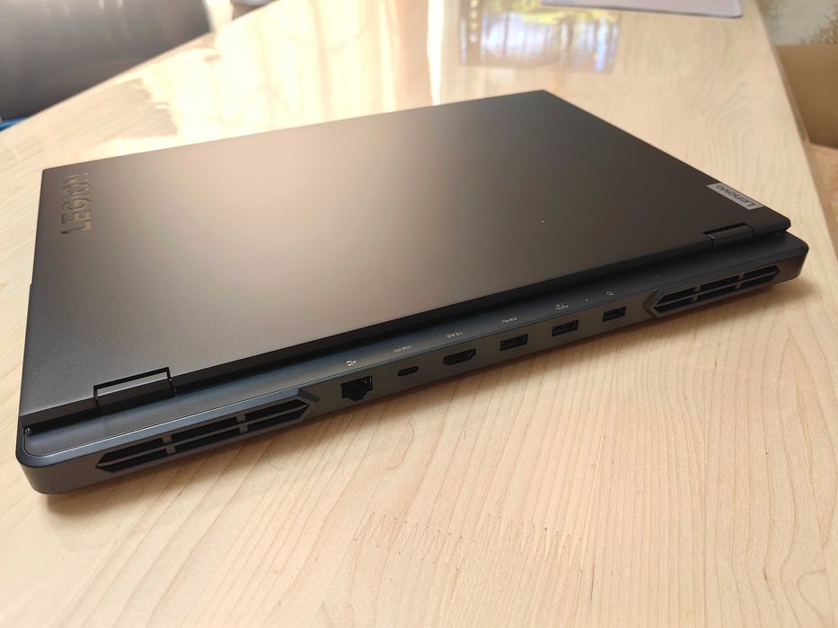 Leonovo Legion PRO 5 i5-13500HX, RTX4050, 16Gb, 2.5k 165Hz