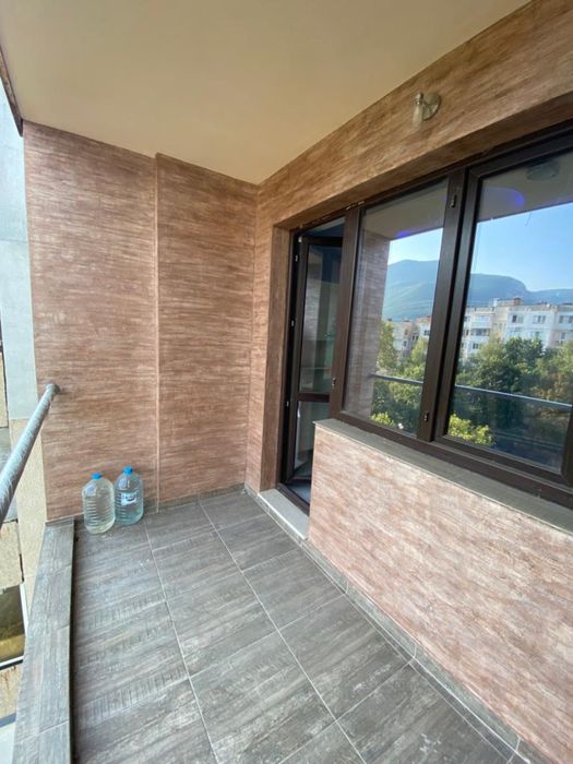 Дава се под наем Тристаен апартамент в Враца, Квартал 103 - 85 кв.м за 99450 € - Снимка #14