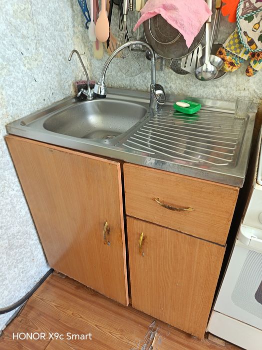 Диван, шкаф, стул отдам бесплатно