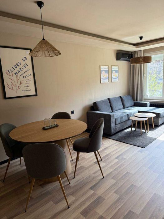 Тристаен апартамент в ж.к. Хиподрума.