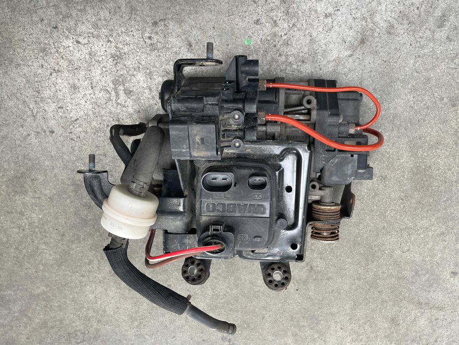 compresor suspensie Vw Touareg CR7 - Audi Q7 4M cod 4M0616005H