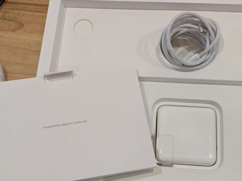 Продается MacBook Pro 14inch M3 18/512GB Silver