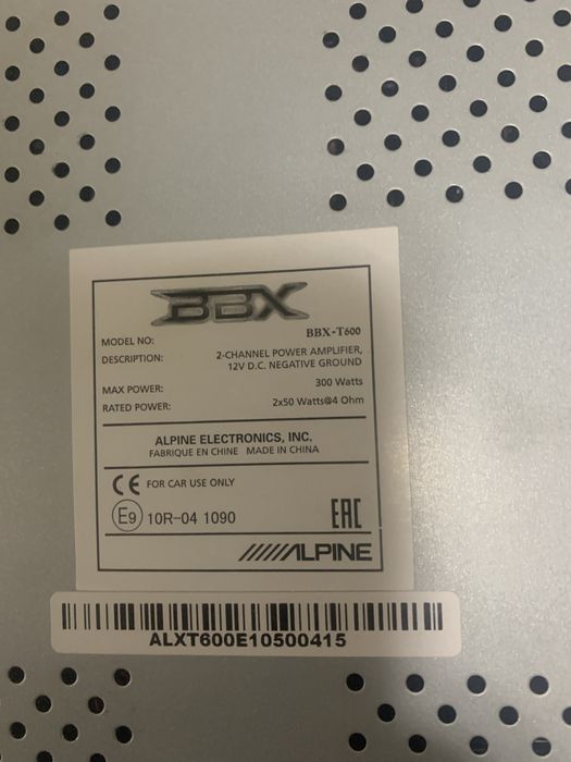 Amplificator auto Alpine BBX-T600 – ca nou, 2 canale, 300W