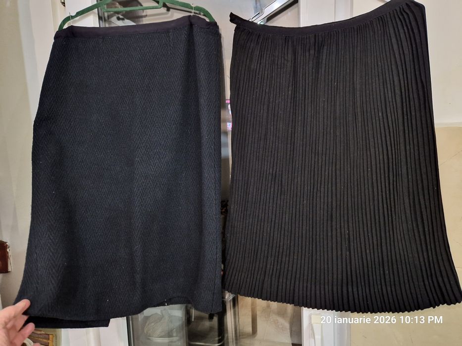 Fustă de stofă lănă,plisată groase