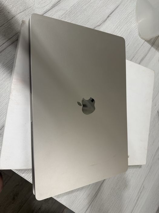 Продам MacBook Air 15-inch M2 256