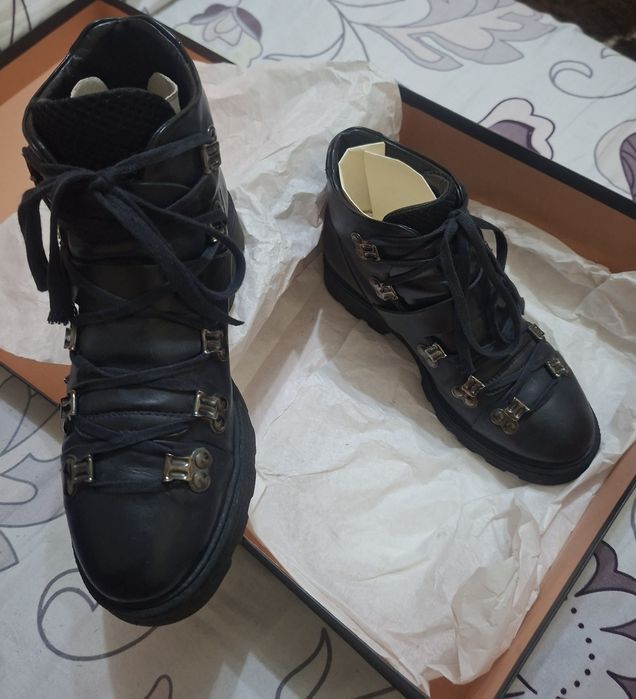 Vand ghete MUSETTE, din piele, nr. 36, in condiții 150lei