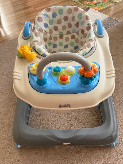 Продавам проходилка тип "паяк" марка Cangoroo.