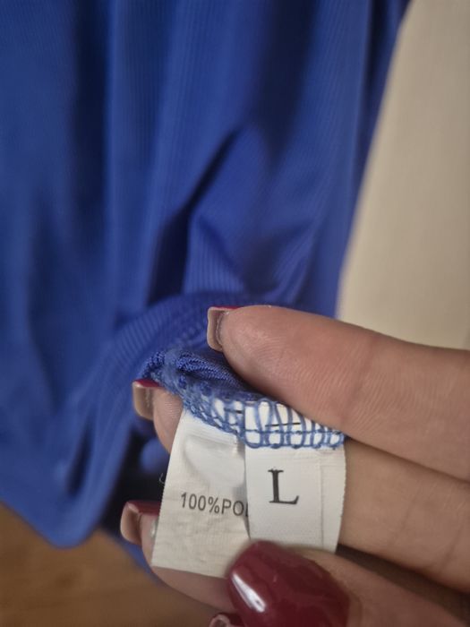 Продавам блузки Л размер