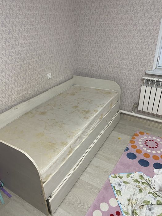 кровать двух спальная