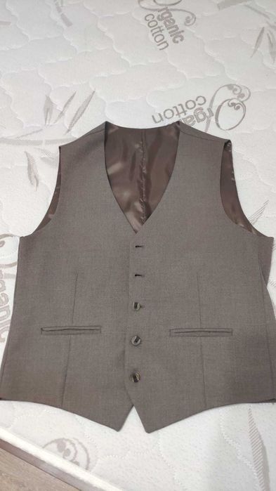 Костюм тройка р.48-50