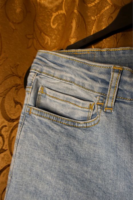 Blugi barbati, material de calitate. Nou cu etichetă.
