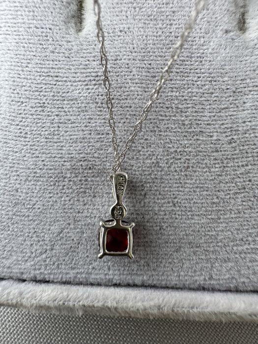 Pandantiv si lant din aur