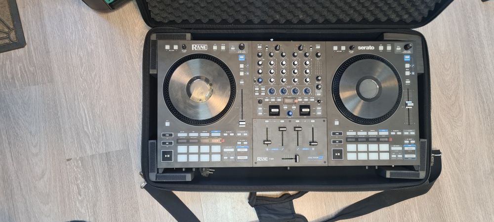 RANE FOUR DJ контролер