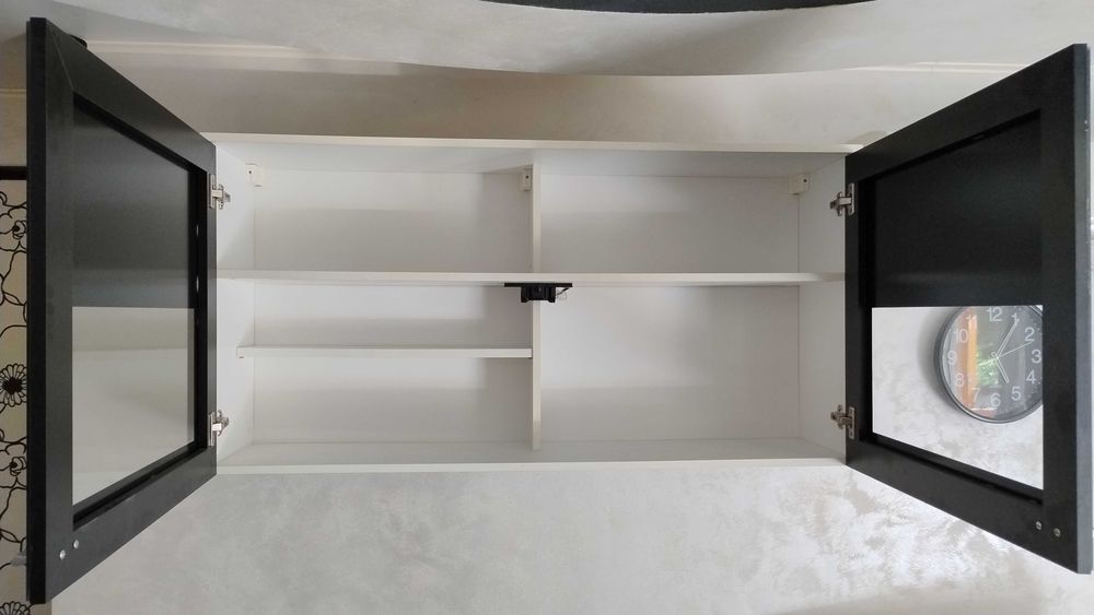 ШКАФ ЗА ХОЛ-/Черно и Бяло/