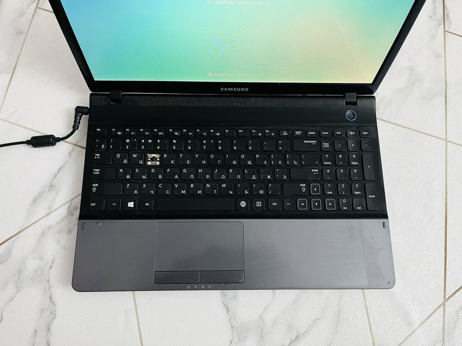 Ноутбук Samsung в хорошем состяонии
