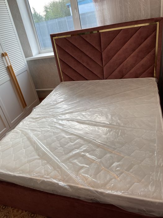 Продам спальный гарнитур