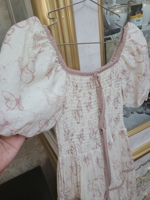 Bepulga kiyim sotiladi