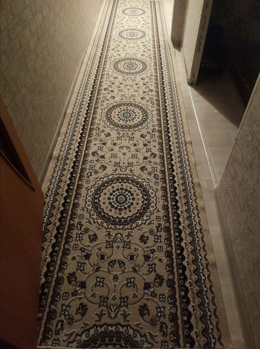 Продаю ковёр в хорошем состоянии