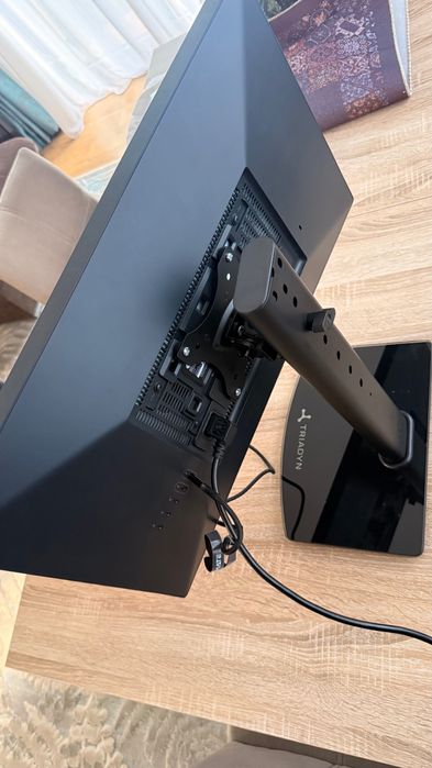 LG Monitor 24MD4KL-B UltraFine™ 4K de 23,7'' compatibil APPLE Thunderbolt™ 3 Daisy Chain 4K Mac Imac Macbook Air PRO iphone USB-C 500niti
