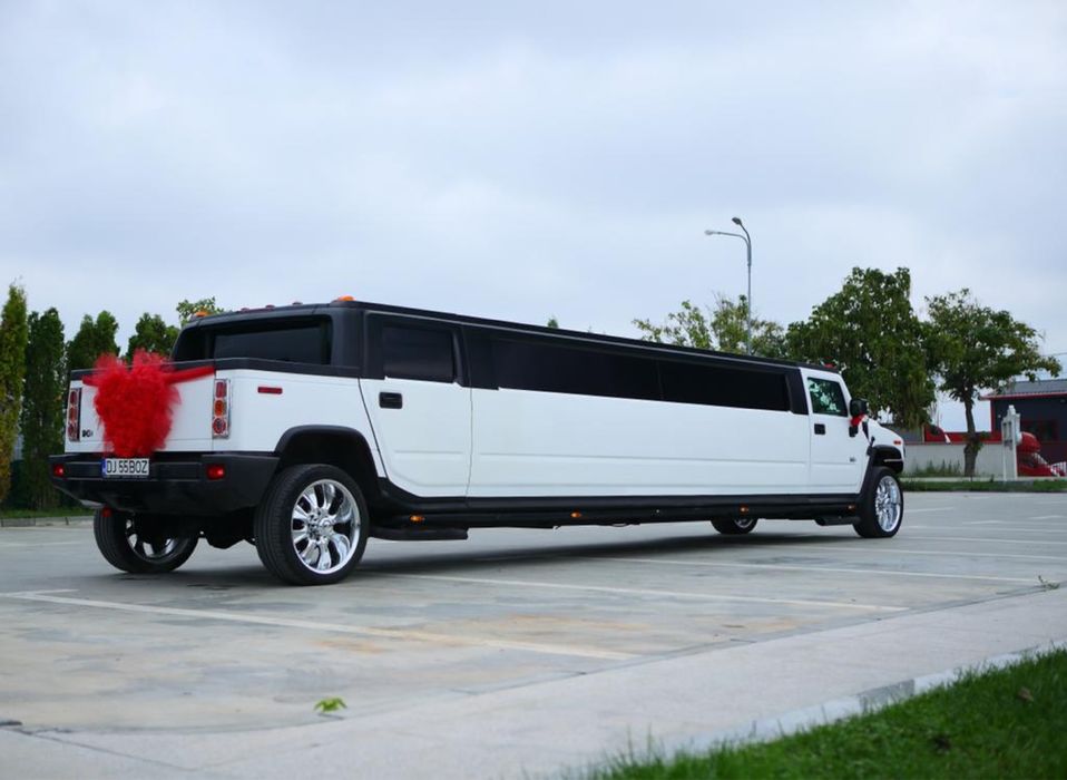 De inchiriat LIMUZINA  Hummer H2  20 locuri doua turele