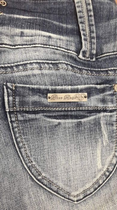 Оформящи дънки - размер 28.