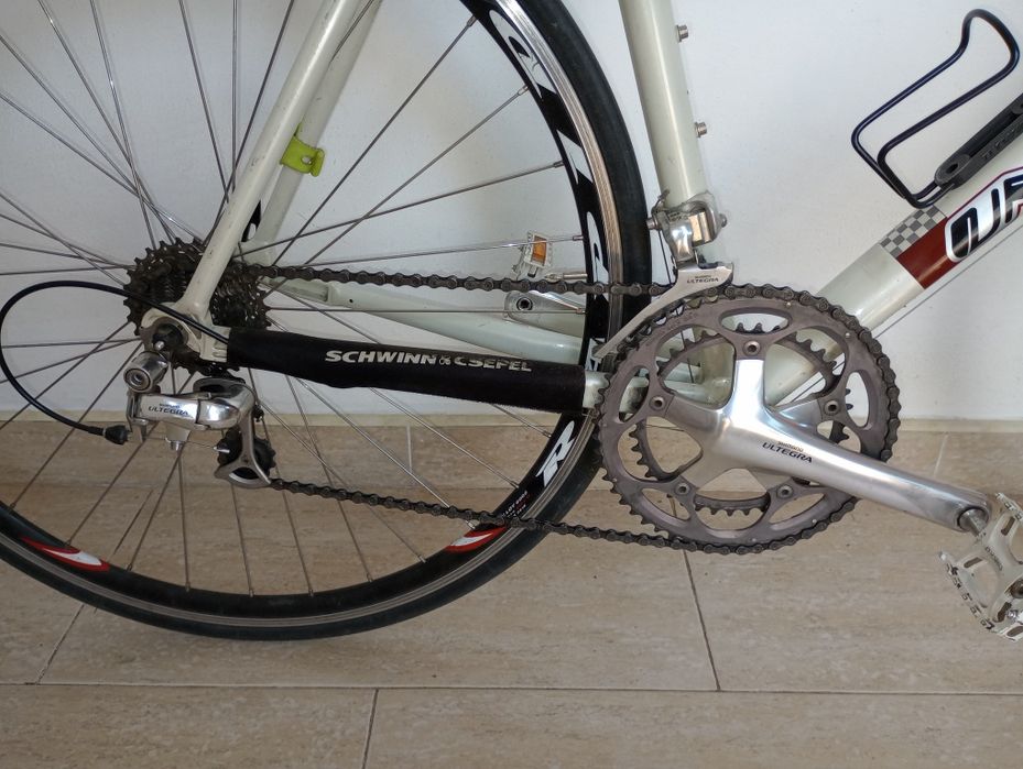 Vând cursiera Retro