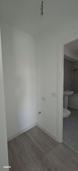 Apartament doua camere, intabulat, langa statia de autobuz, Visoianu
