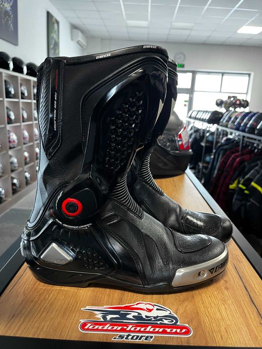 Mото ботуши DAINESE TORQUE D1 OUT 42,всички протектори,подвижна става