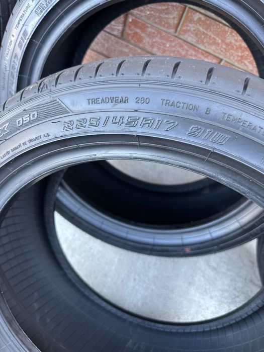 Резина Dunlop 225/45r17