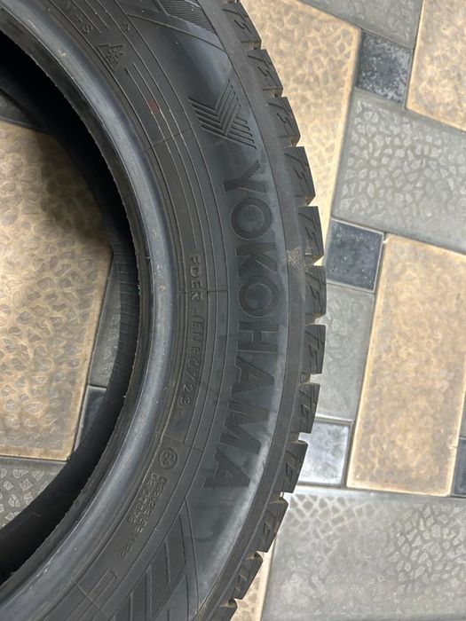 Yokohama 215 60 R17 зимний
