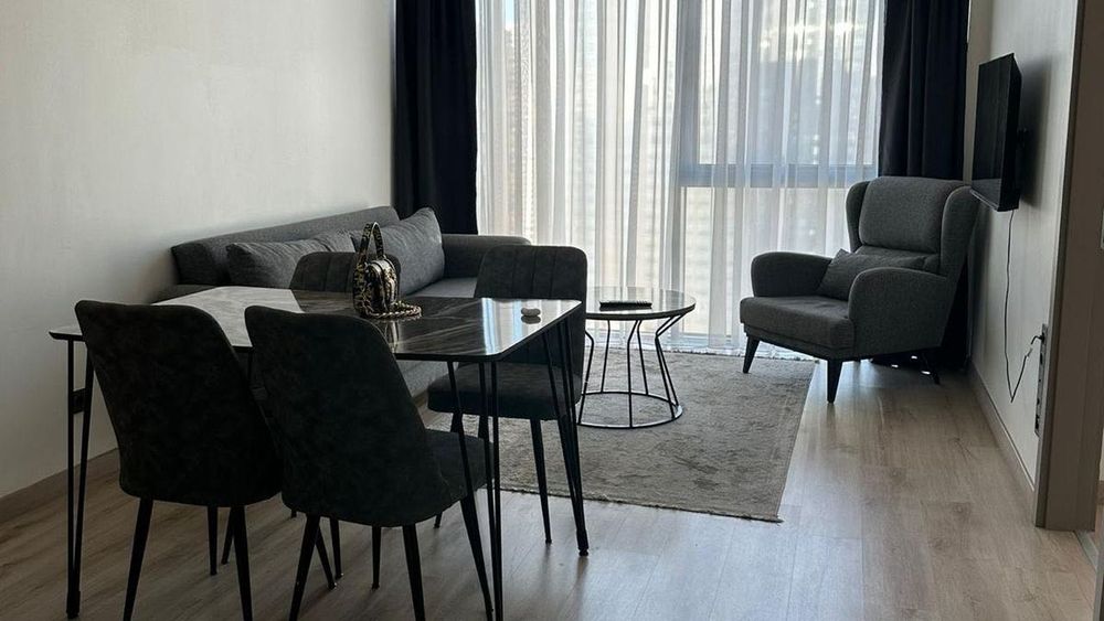 Двустаен апартамент в Люлин - център