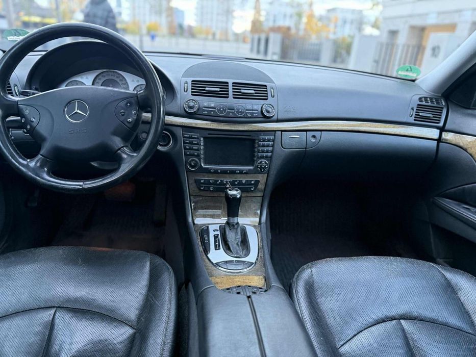 Mercedes E350 292CP Extra Full