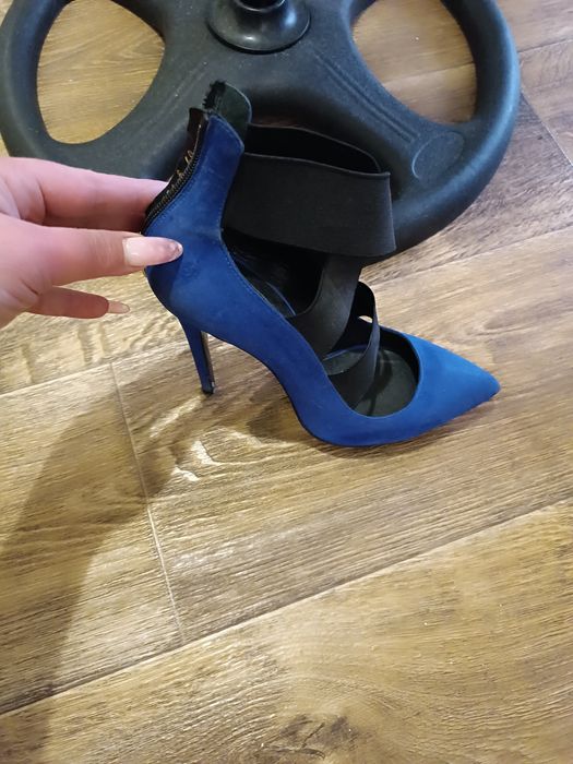 продам туфли синие бу.
