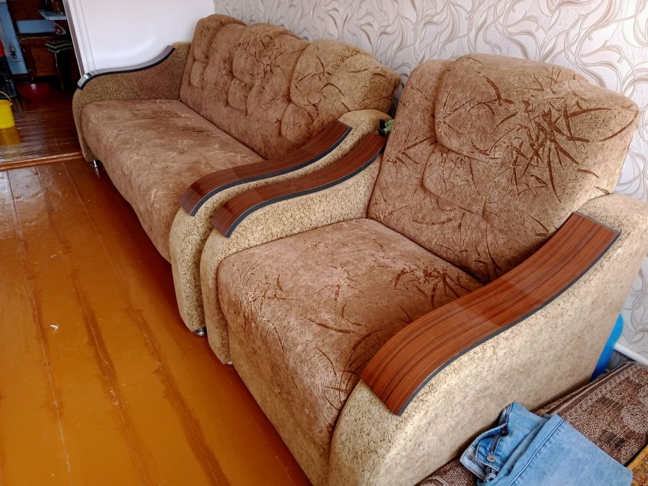 Продам диван и кресло