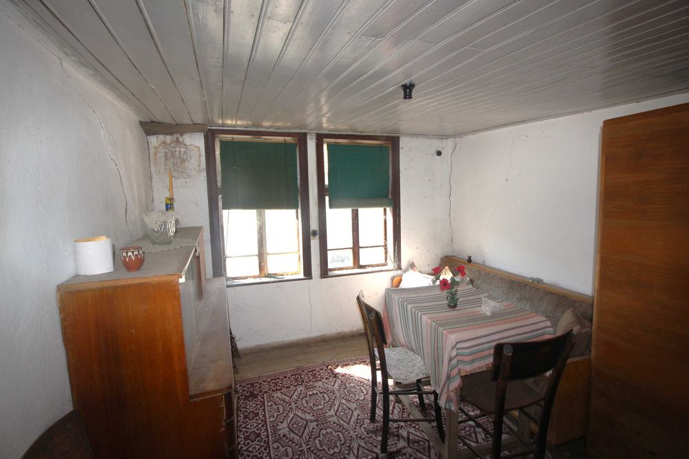 Къща с парцел в кв. Гачевци, общ. Габрово