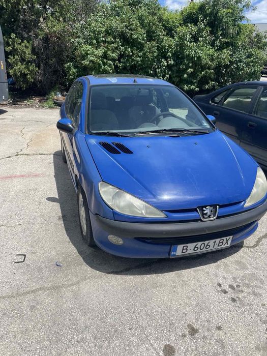 Продавам  Пежо 206
