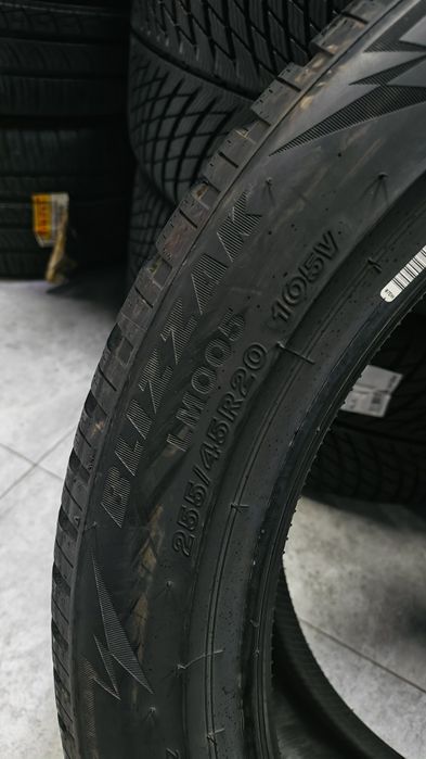 Bridgestone blizzak LM 005 зимняя резина от Польше 2 шт