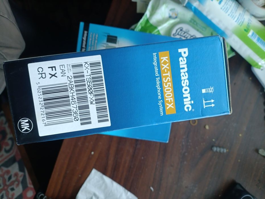 Два броя стационарни телефона Панасоник,бял и черен,нови,неизваждани о