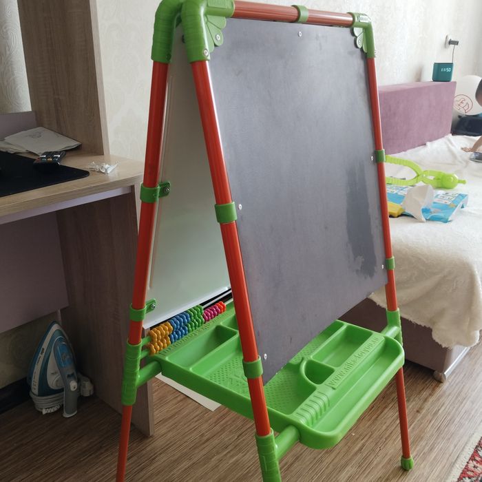 Продам мольберт детский
