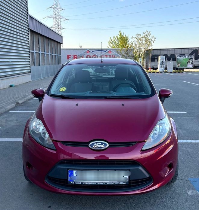Vând Ford Fiesta