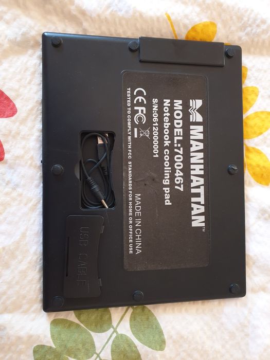 Masuta Laptop cu sistem racire