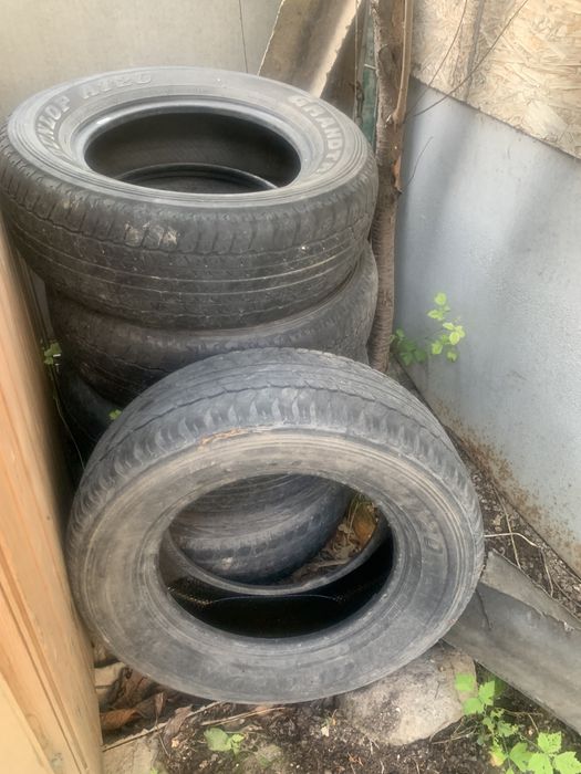 Продам шины б/у 265/65/17