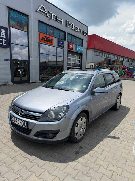 Opel Astra H | 1.9 diesel | Incalzire scaune, trapa, senzori de parcare