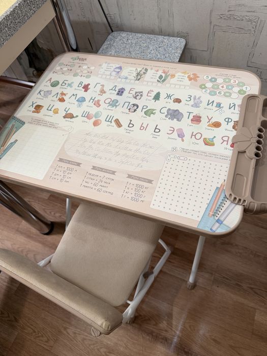 Детский столик со стулом