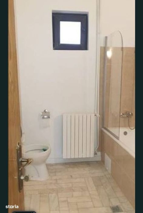 Casa eleganta cu tavane inalte si gradina superba