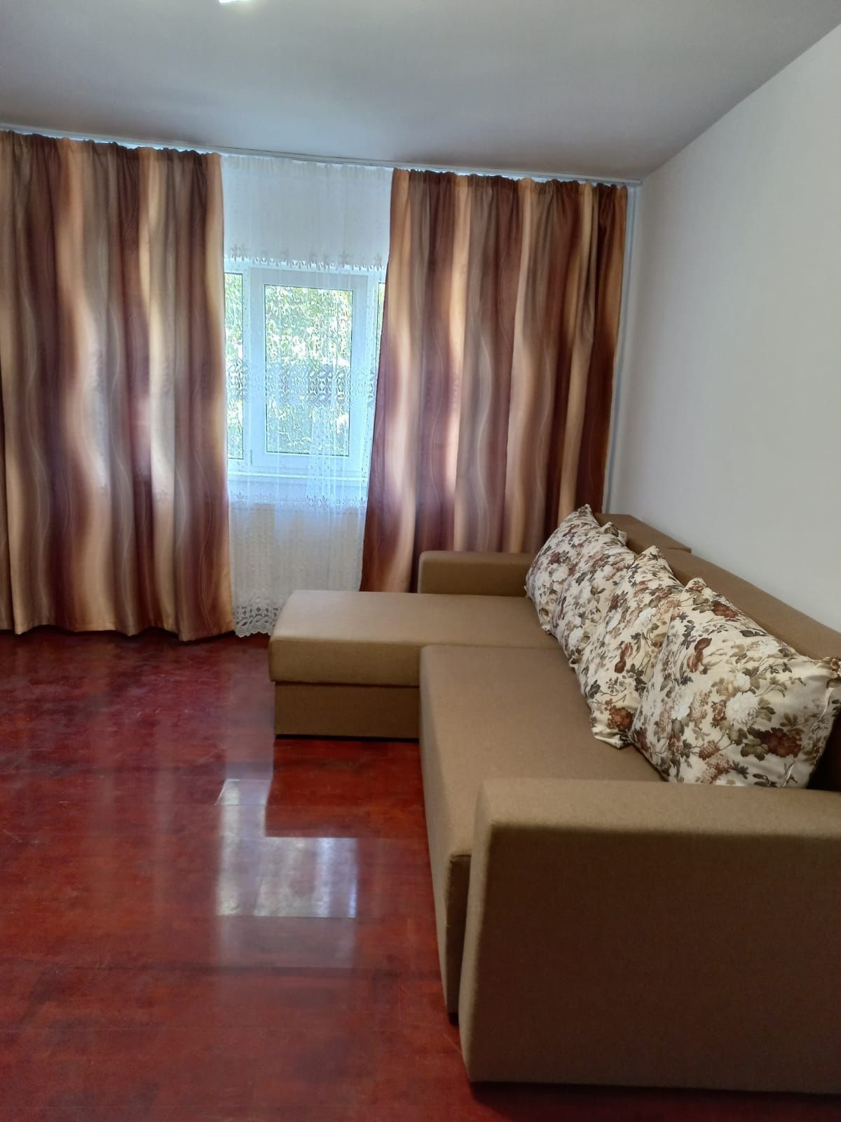 Apartament 2 Camere De închiriat- Giurgiu, Sos. București Giurgiu • OLX.ro